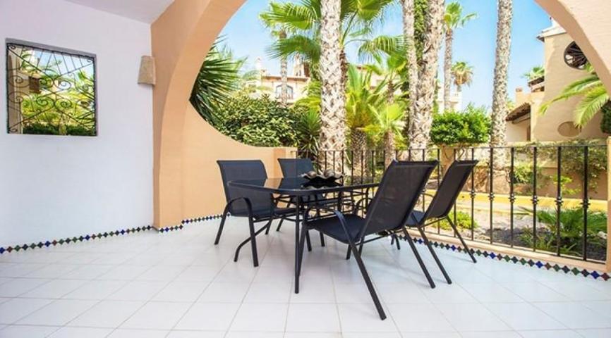 Apartamento en alquiler en Torrevieja, Aldea del mar photo 0