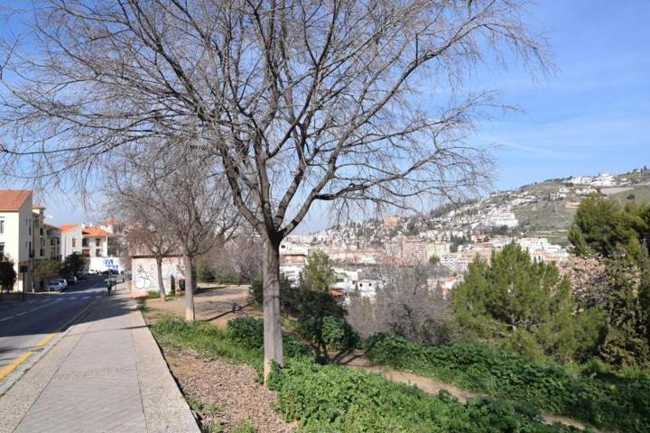 Parking en alquiler en Granada, Bola de Oro photo 0