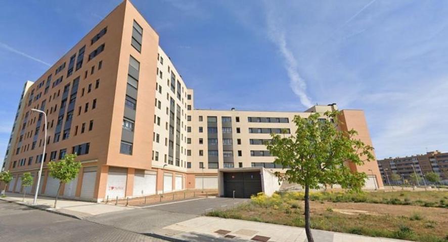 Garaje en alquiler en León, La Lastra photo 0