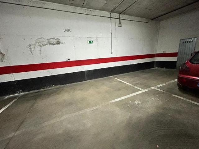 Garaje en alquiler en Badajoz, Valdepasillas photo 0