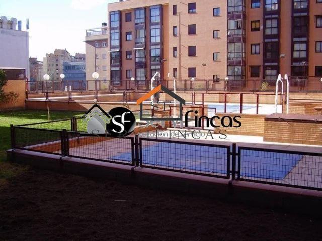 Garaje en alquiler en Madrid, Legazpi photo 0