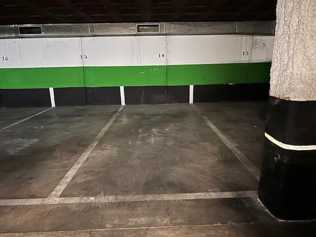 Parking en alquiler en Sabadell, El Centre photo 0