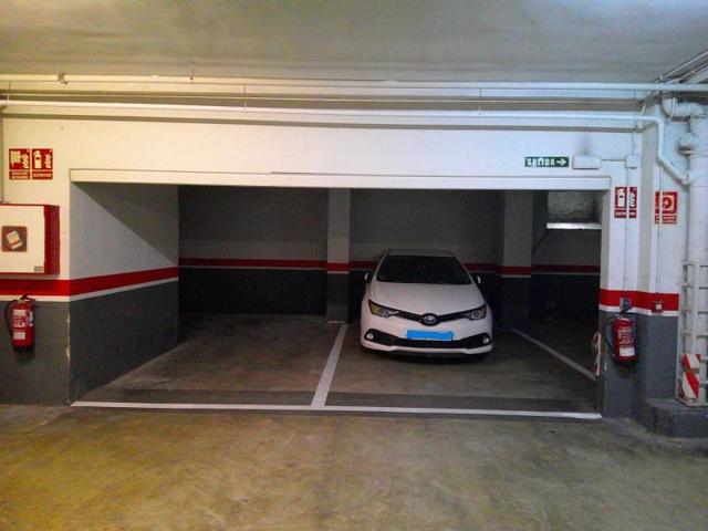 Garaje en alquiler en Pamplona, San Juan photo 0