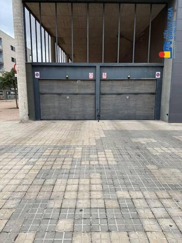 Garaje en alquiler en Badalona, Gorg photo 0