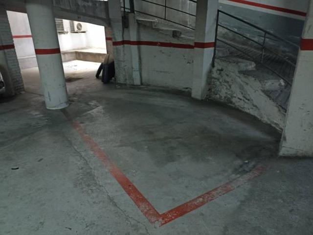 Parking en alquiler en Barcelona, Sants photo 0