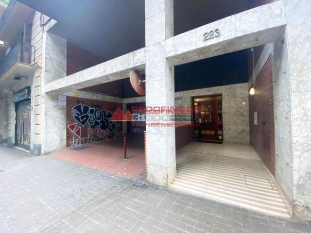 Garaje en alquiler en Barcelona, Sagrada Família photo 0