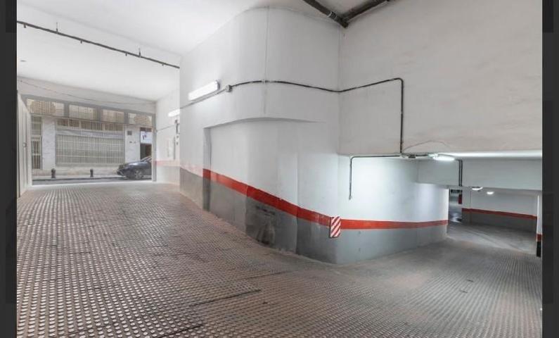 Garaje en alquiler en Granada, Alhamar photo 0