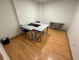 Oficina en alquiler en Siero, Lugones photo 0