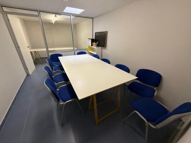 Oficina en alquiler en Siero, Lugones photo 0