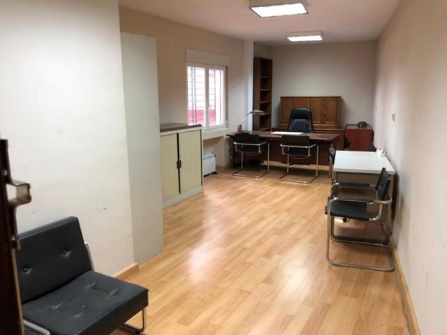 Oficina en alquiler en León, Centro photo 0