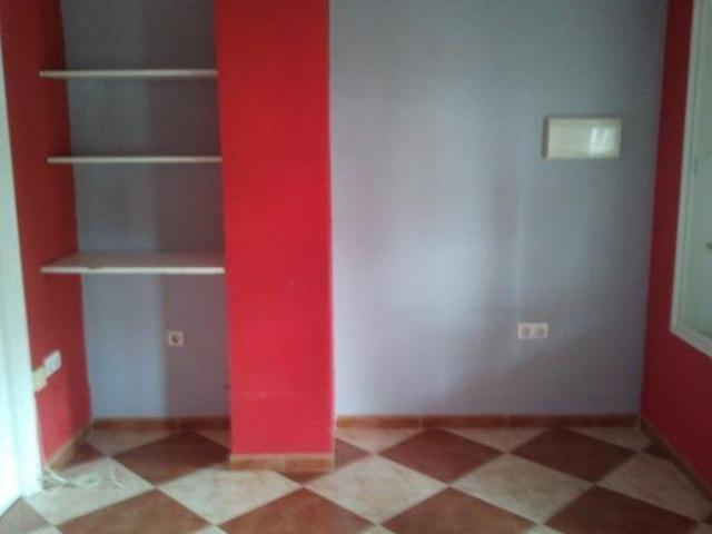 Local comercial en alquiler en Córdoba, Albolafia photo 0