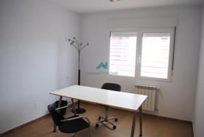 Oficina en alquiler en Colindres, Centro photo 0