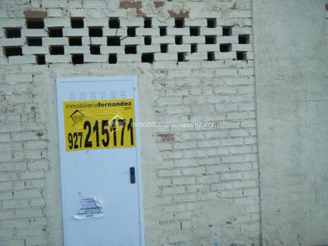 Local comercial en alquiler en Cáceres, Caceres el viejo photo 0