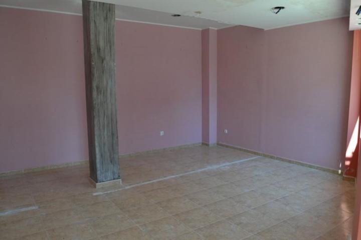 Local comercial en alquiler en Malpartida de Plasencia, Centro photo 0