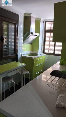 Piso en alquiler en Albacete, Centro-Carretas photo 0