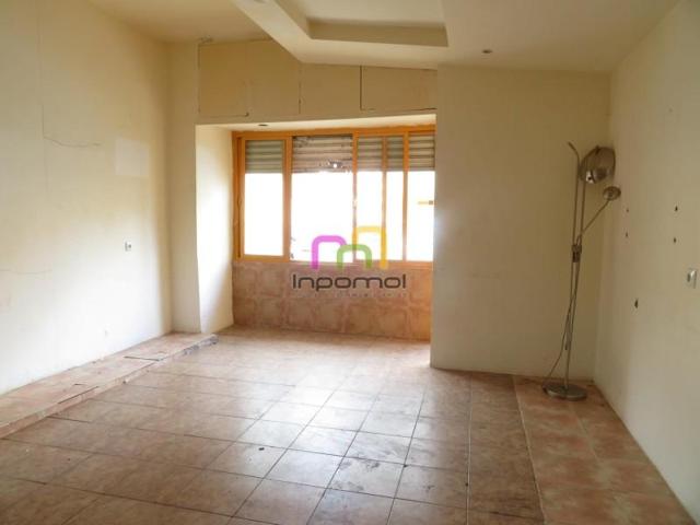 Local comercial en alquiler en Badajoz, Valdepasillas photo 0