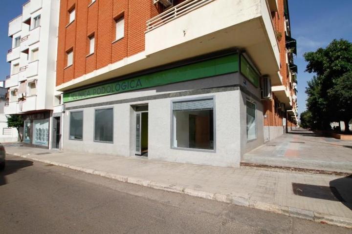 Local comercial en alquiler en Montijo, EL MOLINO photo 0