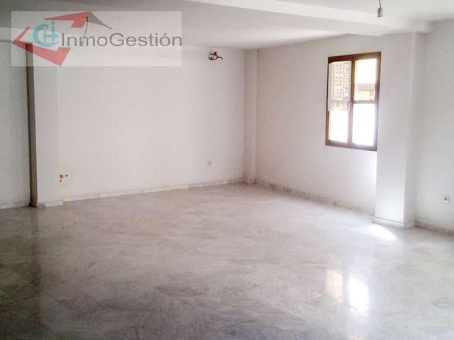 Local comercial en alquiler en Cáceres photo 0