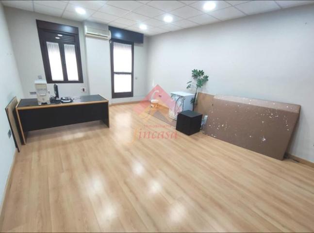 Oficina en alquiler en Ronda, La Feria photo 0