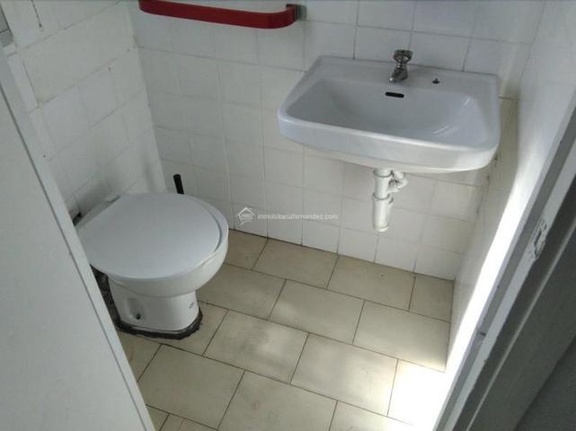 Local comercial en alquiler en Cáceres, SAN BLAS photo 0