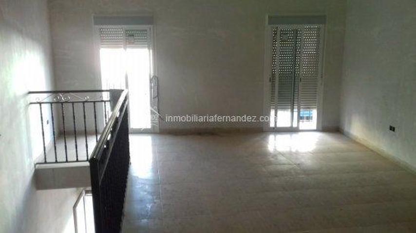 Local comercial en alquiler en Sierra de Fuentes, SIERRA DE FUENTES photo 0