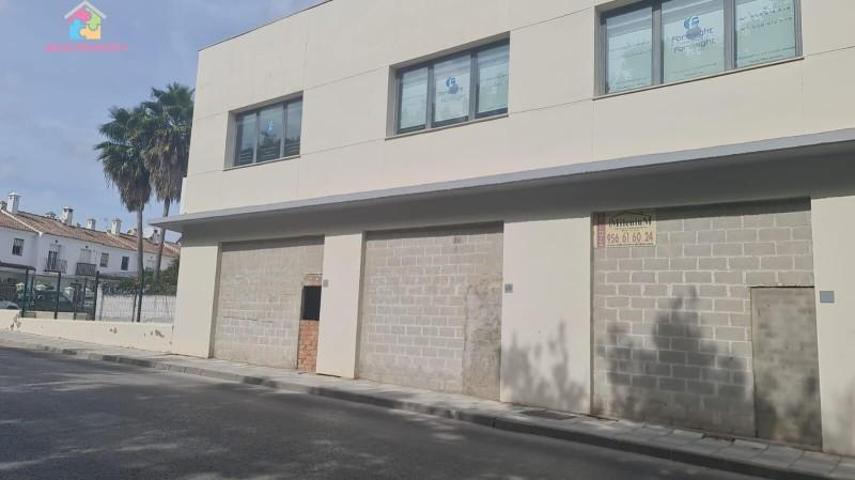 Local comercial en alquiler en San Roque, Guadiaro photo 0