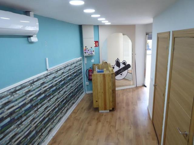 Local comercial en alquiler en Manresa, Valldaura photo 0