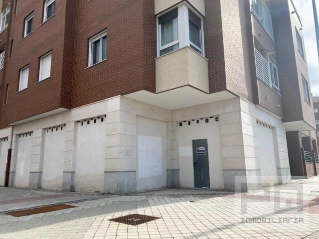 Local comercial en alquiler en Ávila photo 0