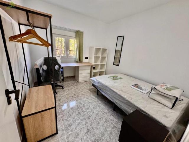 Piso en alquiler en Granada, San Ildefonso photo 0