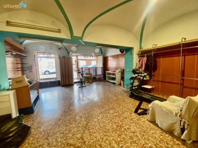 Local comercial en alquiler en Santa Marta, Santa Marta photo 0