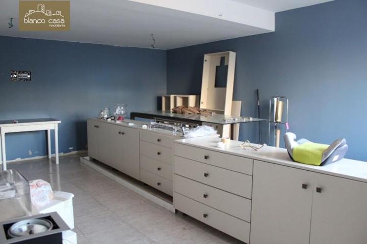 Local comercial en alquiler en Carballo, CENTRO photo 0