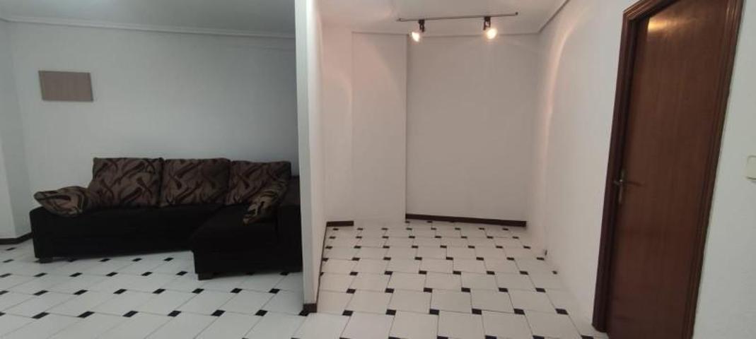 Local comercial en alquiler en Puente Viesgo, Vargas photo 0