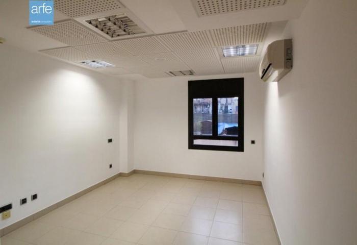Oficina en alquiler en Manresa, Manresa Centre photo 0