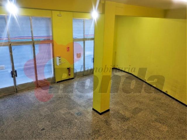 Local comercial en alquiler en Lugo photo 0