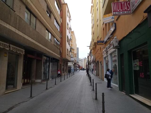 Oficina en alquiler en Badajoz photo 0