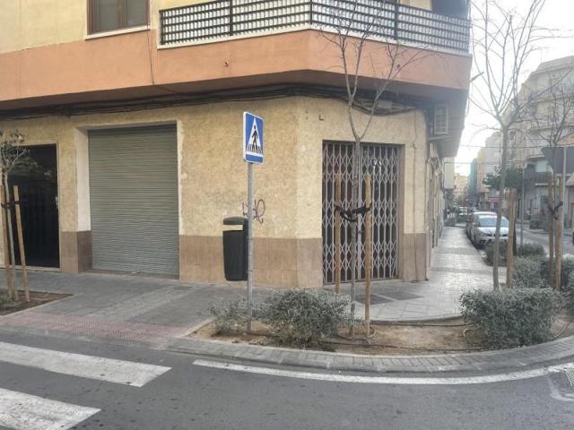 Local comercial en alquiler en Elda, Plaza de Toros - Avenida Chapí - Trinquete photo 0