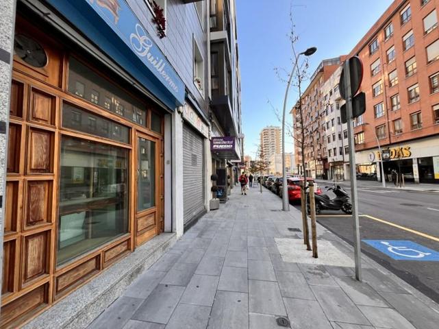 Local comercial en alquiler en Gijón, Gijón photo 0
