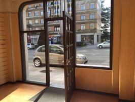 Local comercial en alquiler en Oviedo, Centro photo 0