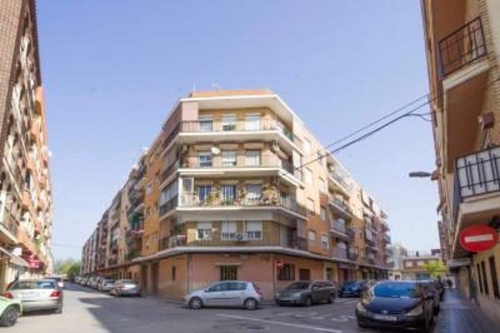 Local comercial en alquiler en Meliana, Meliana photo 0