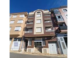 Local comercial en alquiler en Valverde de la Virgen photo 0