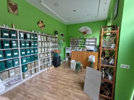 Local comercial en alquiler en Mieres, Mieres photo 0