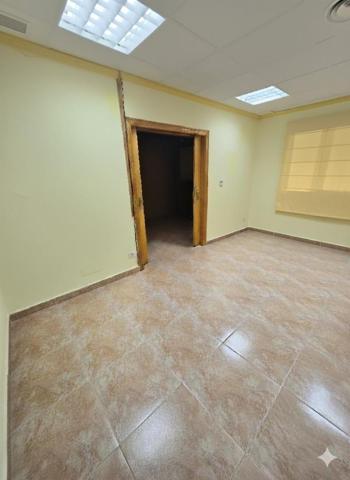 Oficina en alquiler en Alcantarilla, Poligono indus. oeste photo 0