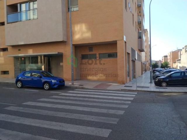 Local comercial en alquiler en Badajoz photo 0
