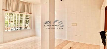 Local comercial en alquiler en Lucena, Plaza de la Barrera, 14900 photo 0