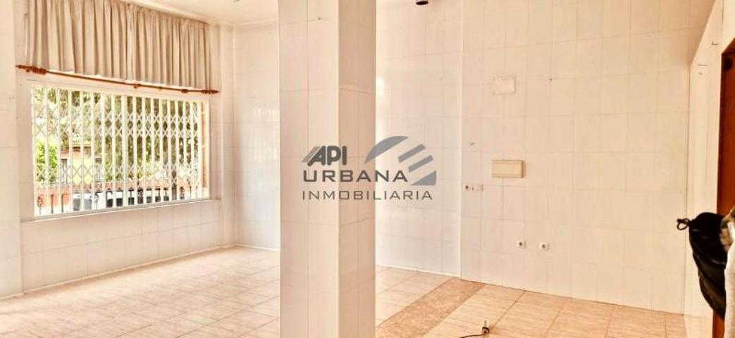 Local comercial en alquiler en Lucena, Plaza de la Barrera, 14900 photo 0