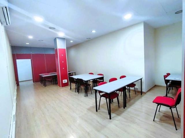 Local comercial en alquiler en Valdepeñas, Calle Real photo 0