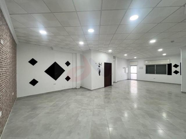 Local comercial en alquiler en Lebrija photo 0