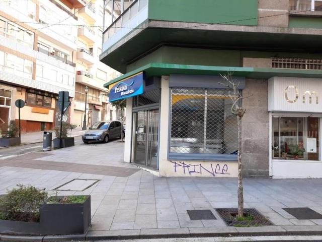 Local comercial en alquiler en Vigo, Castro photo 0