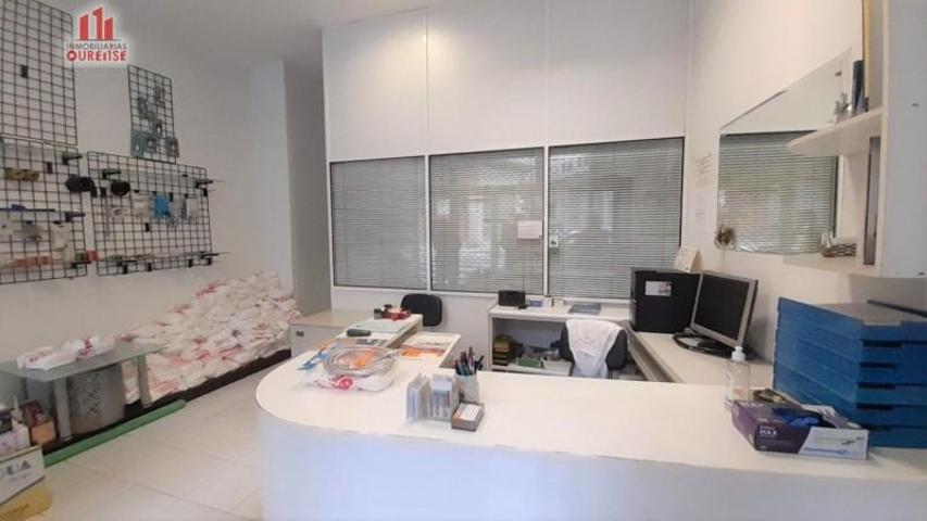 Local comercial en alquiler en Ourense, Veintiuno photo 0