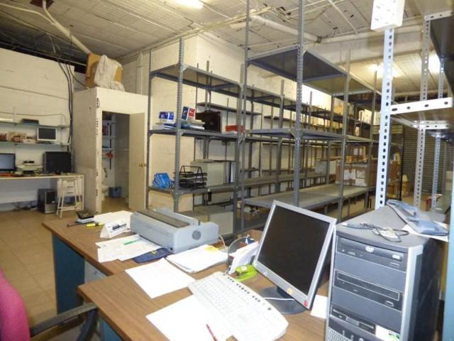 Local comercial en alquiler en Vilanova del Camí, Estacio photo 0